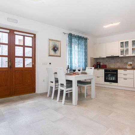House Tia Villa Vrboska Buitenkant foto