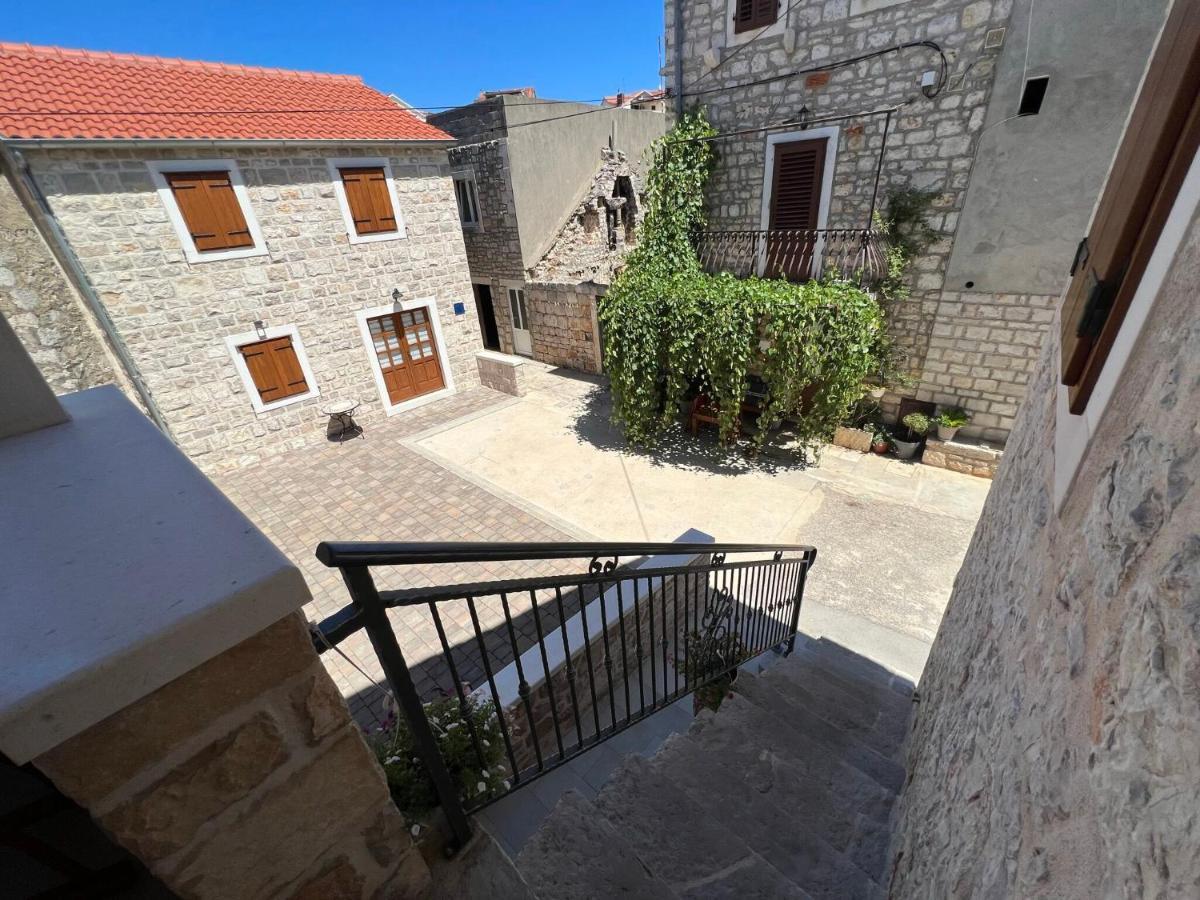 House Tia Villa Vrboska Buitenkant foto