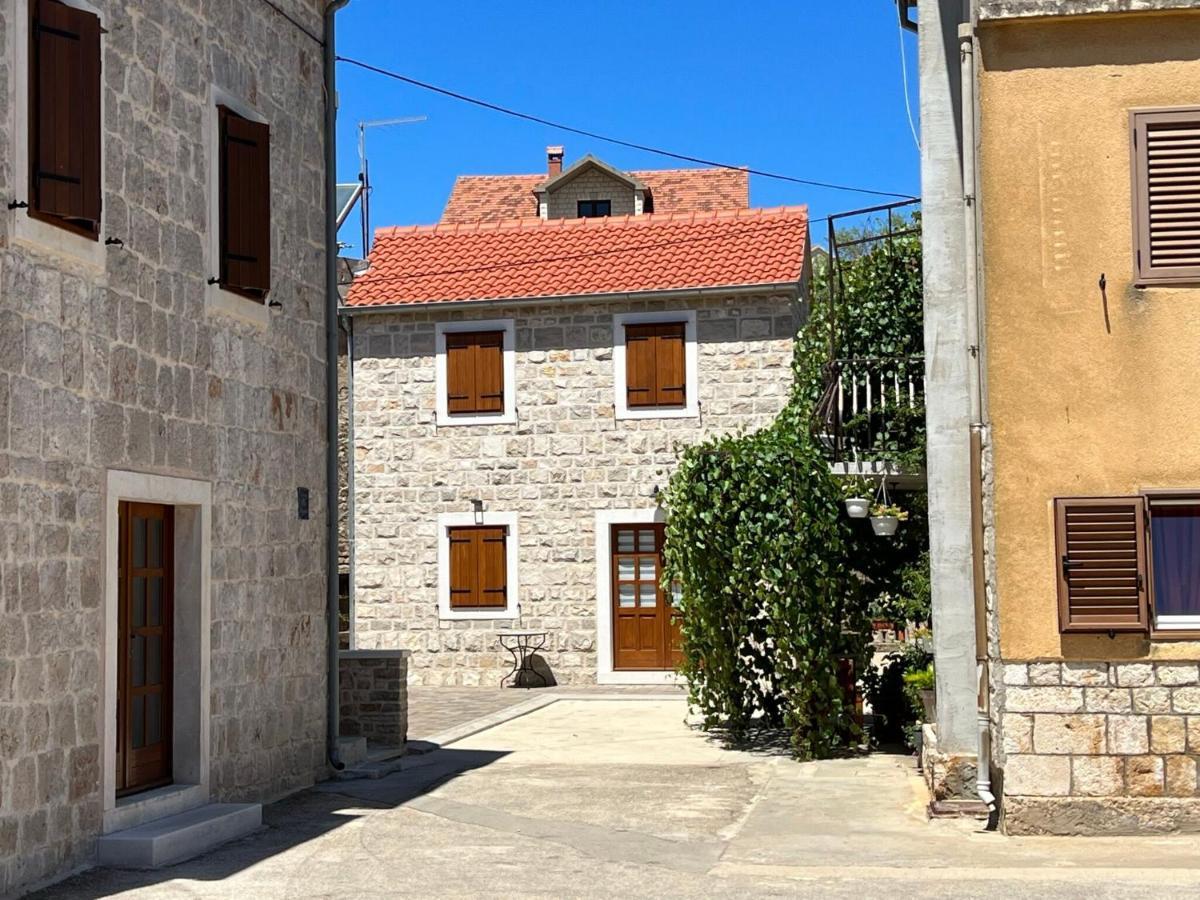 House Tia Villa Vrboska Buitenkant foto