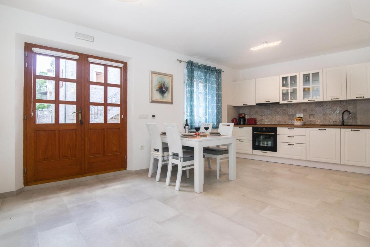 House Tia Villa Vrboska Buitenkant foto