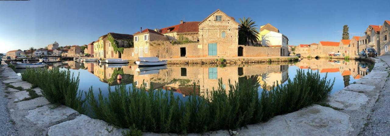 House Tia Villa Vrboska Buitenkant foto